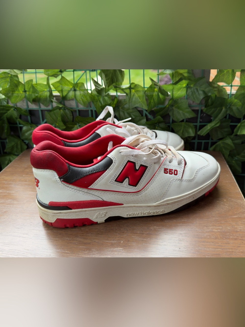 New Balance Men’s White and Red 550 Sneakers Size 12